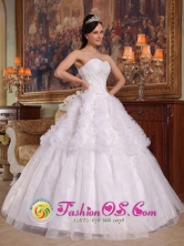 Wear A White Sweetheart Neckline Ruched Bodice For 2013 Bayamon Puerto Rico Spring Quinceanera Dress Wholesale Style QDZY248FOR