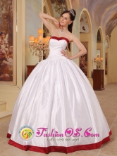 El Bagre Colombia Wholesale Sweetheart White and Red Beautiful Quinceanera Dress With Satin For Winter  Style QDZY412FOR 