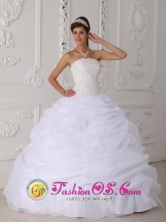 Ruffled White Strapless 2013 Quinceanera Dress In La Vega Colombia Lace Floor-length Organza  Style  QDZY186FOR