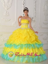 With Beaded and Ruffled Decorate Luxurious Yellow Strapless 2013 Pacho Colombia Quinceanera Dress  Style QDZY314FOR